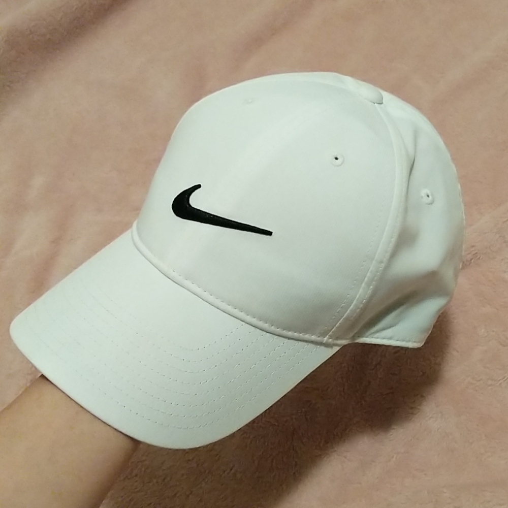 White Nike legacy91 Dri-Fit hat